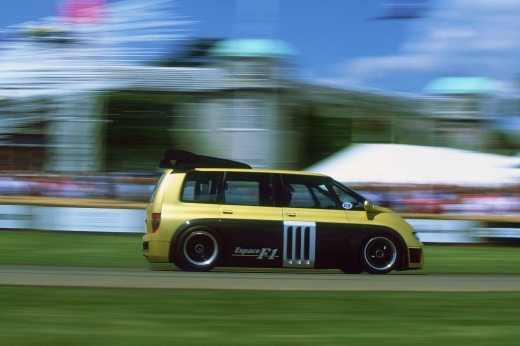 Renault 5 Turbo 3E — новый электрический хэтчбек от Рено, технические характеристики и фото, когда премьера