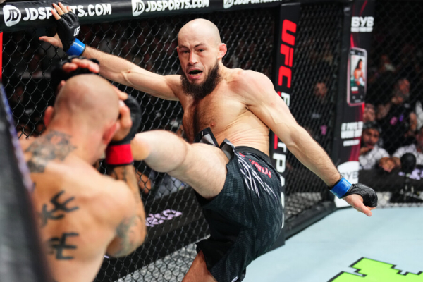 Россиянин за несколько секунд уничтожил соперника в UFC. Красиво заткнул хейтеров!