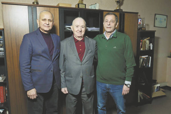 Герой нашего футбола: ушел из жизни легендарный Никита Симонян