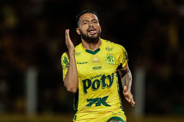 Сборная открытий 2025 года в футболе: Коффи, Рациу, Баллард, Мурилло, Рейналдо, Бюргер, Андерсон, Пас, Симеоне, Орсолини, Павлидис