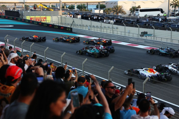 Оценки за Гран-при Абу-Даби Ф-1 2025: победа Ферстаппена, подиум Пиастри и Норриса, успех Леклера Оценки за Гран-при Абу-Даби Ф-1 2025: победа Ферстаппена, подиум Пиастри и Норриса, успех Леклера